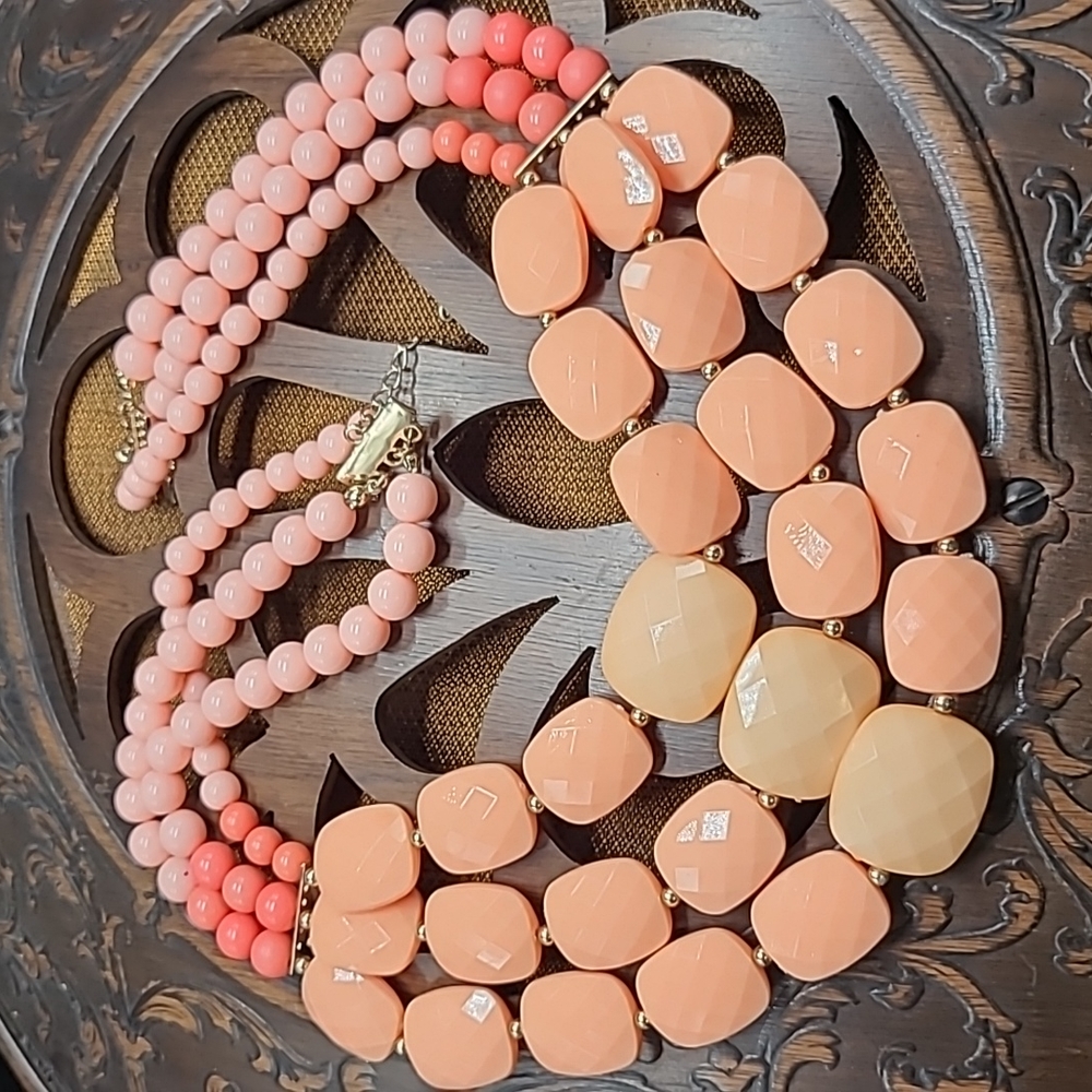 CHARMING CHARLIE Peach Color BIG Beaded Statement Necklace